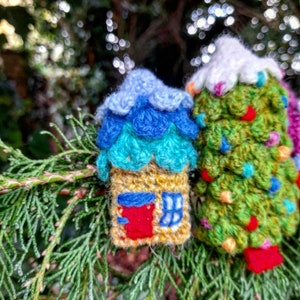 Crochet house tree pattern, fairy house crochet pattern, Christmas crochet wreath pattern, Christmas tree crochet pattern, PDF download image 8