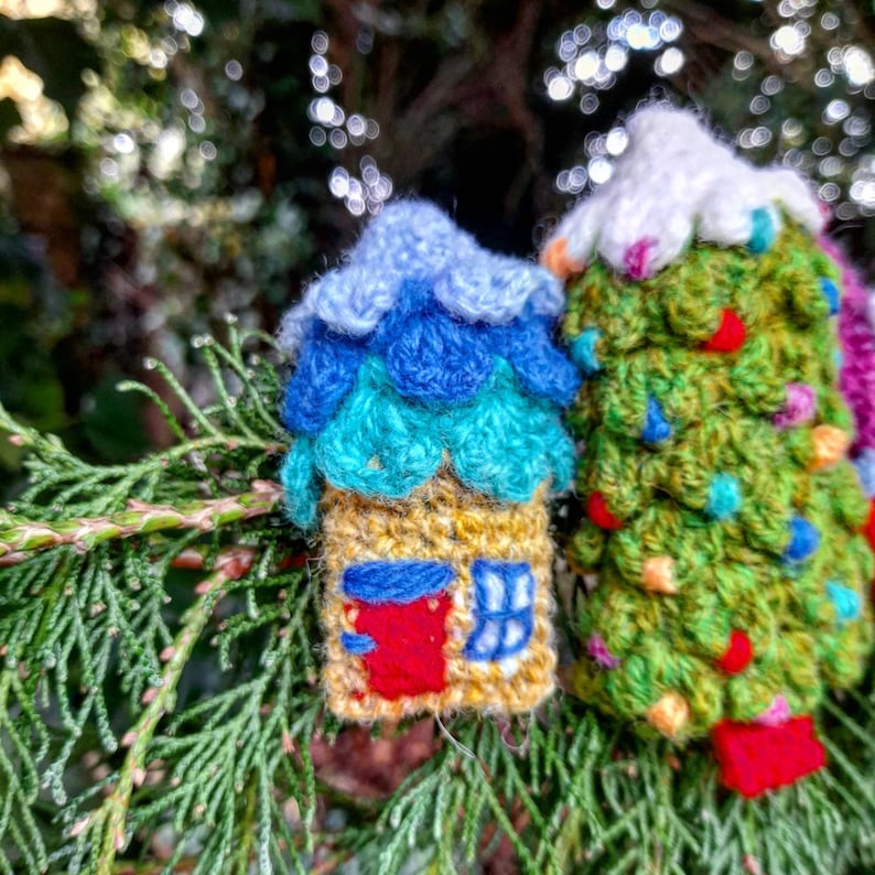 Crochet house tree pattern, fairy house crochet pattern, Christmas crochet wreath pattern, Christmas tree crochet pattern, PDF download image 8