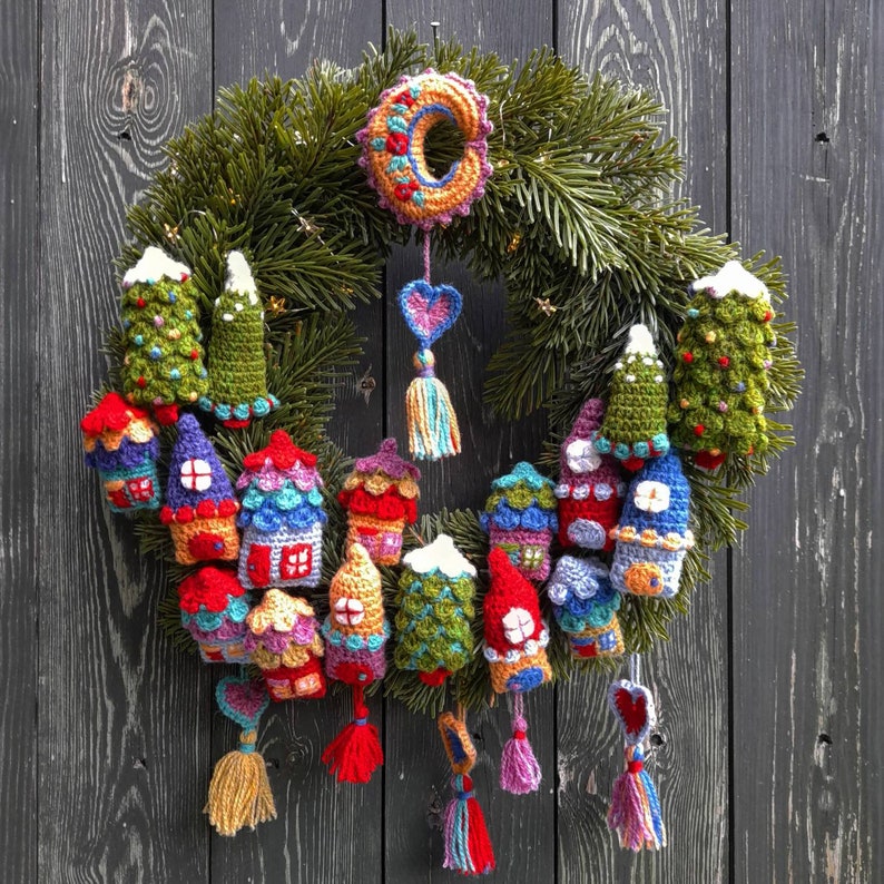 Crochet house tree pattern, fairy house crochet pattern, Christmas crochet wreath pattern, Christmas tree crochet pattern, PDF download image 9