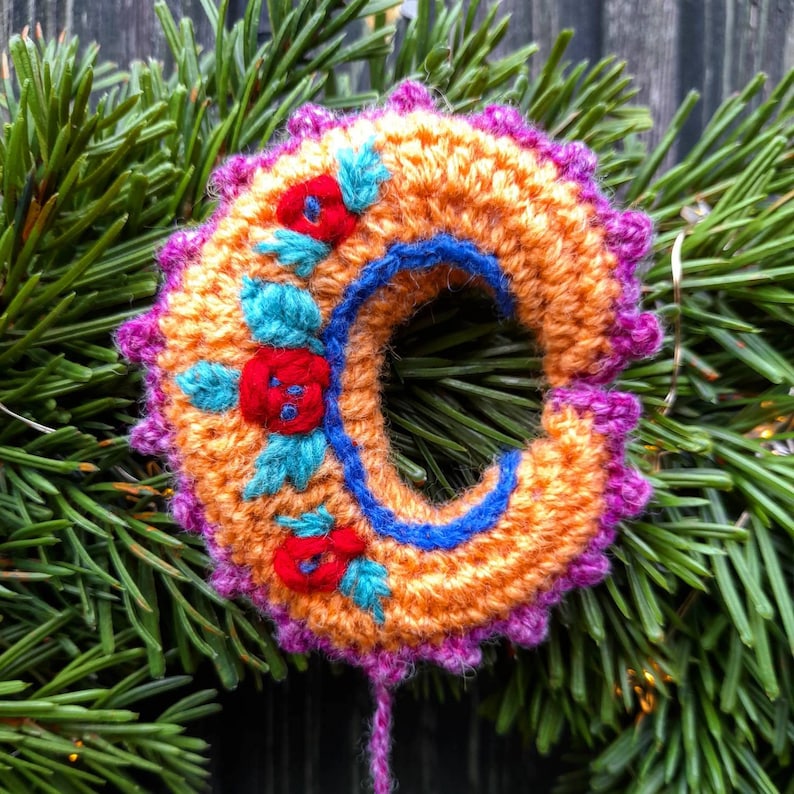 Crochet house tree pattern, fairy house crochet pattern, Christmas crochet wreath pattern, Christmas tree crochet pattern, PDF download image 7