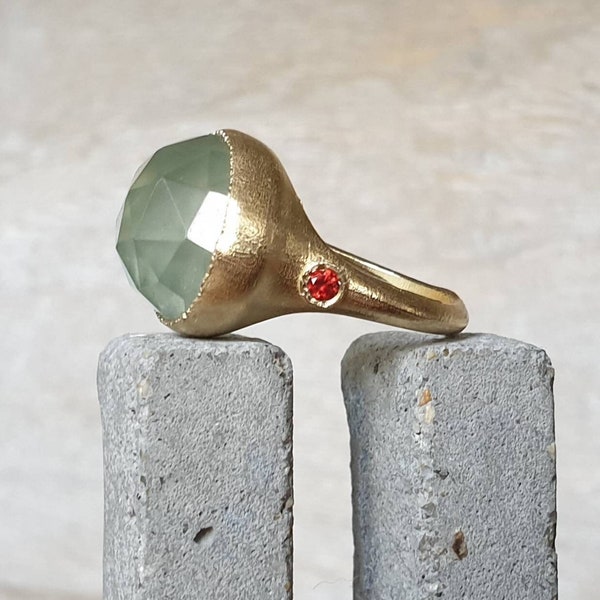 prehnite ring- 14k gold prehnite ring- statement ring- cocktail ring- prehnite ring- big ring-rose cut ring-red sapphire gold ring