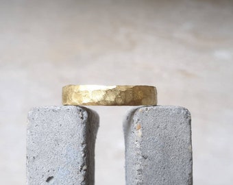 Organic  band-wedding ring- 18k gold band-unisex ring-handmade wedding band- stacking band-hand forged band- natural band- hammered ring