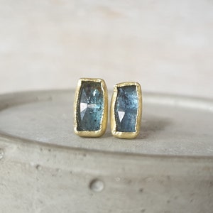 Kyanite slice stud earrings-water colour kyanite earrings-blue green kyanite earrings- 18k gold kyanite rose cut studs