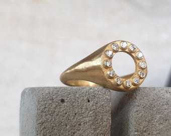 Signet ring-18k gold signet ring-signet diamond ring-pinky ring-diamond pinky ring-pinky signet ring