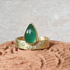Emerald cabochon ring- 18k yellow gold ring-moissanite ring-ancient ring-handmade ring- pear ring-emerald pear ring.