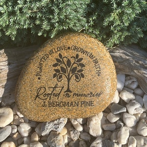 Life Honoring Garden Stone *Spersonalizowana lista* Zakorzenione we wspomnieniach. Dekoracja na drzewie pamiątkowym. Żywe drzewo pamięci życia. Malowane ręcznie.