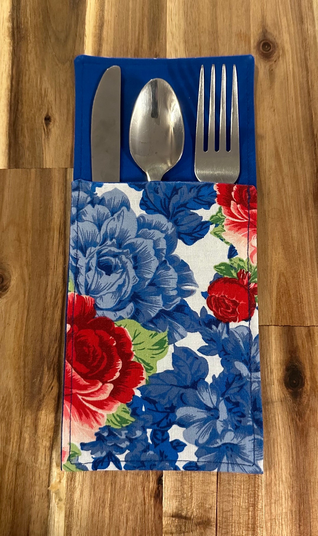 Pioneer Woman Handmade Red and Blue Floral 4-1/2” X 9” Silverware ...
