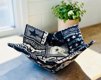 Dallas Cowboys Football NFL Microwavable Reversible Bowl Cozy – Cowboys Fans Gift - Gifts for Game Day - Gifts for Dad