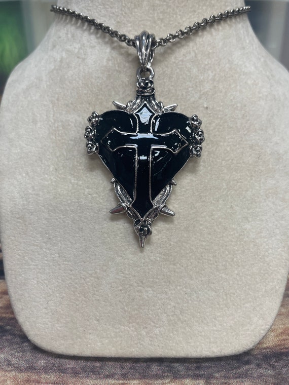Vampire Heart Necklace | Black Heart Black Cross Silver Chain