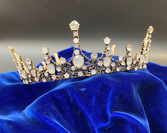 Antyczna złota korona z kamieniem księżycowym | Tiara ślubna