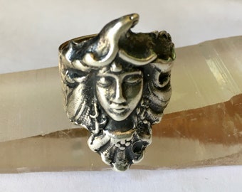 vintage mystery person ring, sterling, size 7-ish