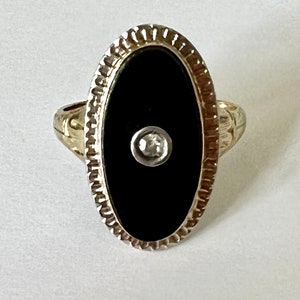 vintage 14k gold onyx and diamond ring, size 3.75-4