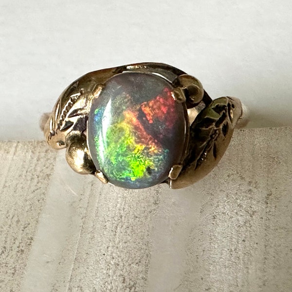 vintage 14k gold opal leafy ring, size 6.5