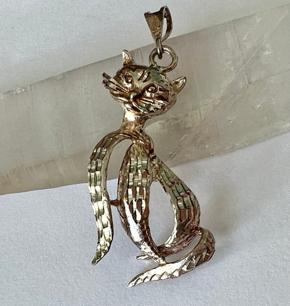 vintage super sassy cat pendant in sterling