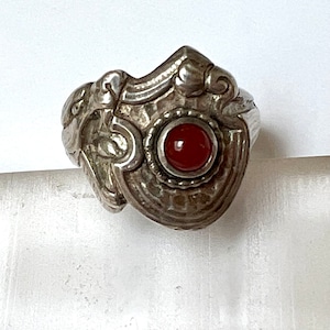 vintage sterling dragon and carnelian ring, size 7.5+