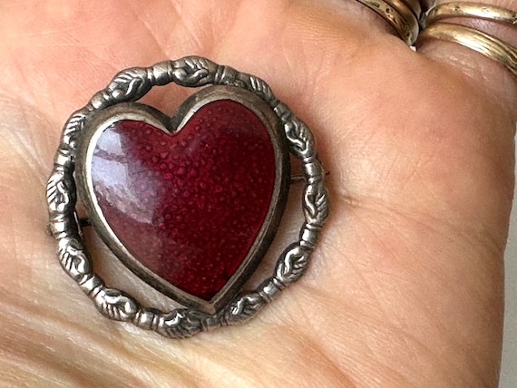 Edwardian sterling friendship heart brooch in red… - image 7