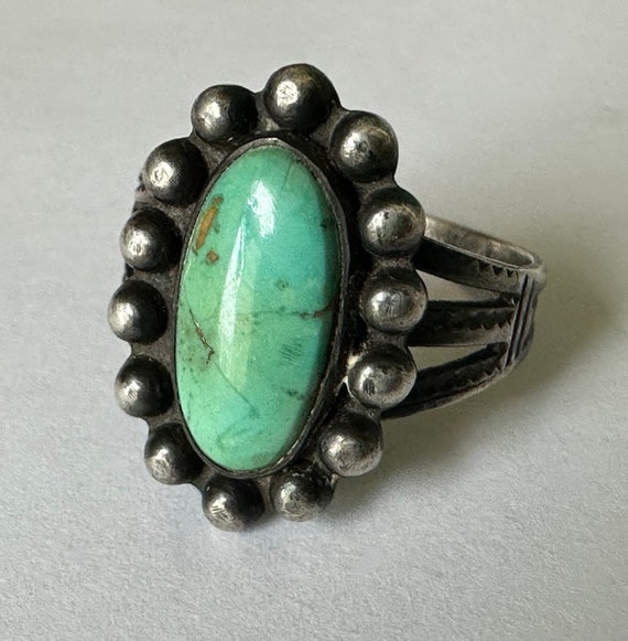 very vintage sterling and turquoise ring with arr… - image 1