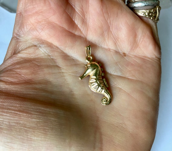 vintage 14k gold seahorse pendant - image 6
