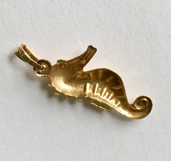 vintage 14k gold seahorse pendant - image 7