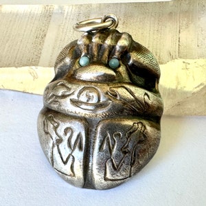 vintage sterling puffy Egyptian scarab pendant