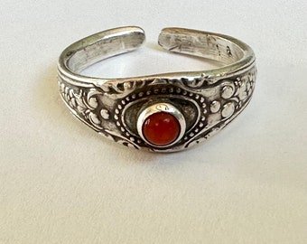 vintage Towle sterling and coral ring size 7.25, adjustable