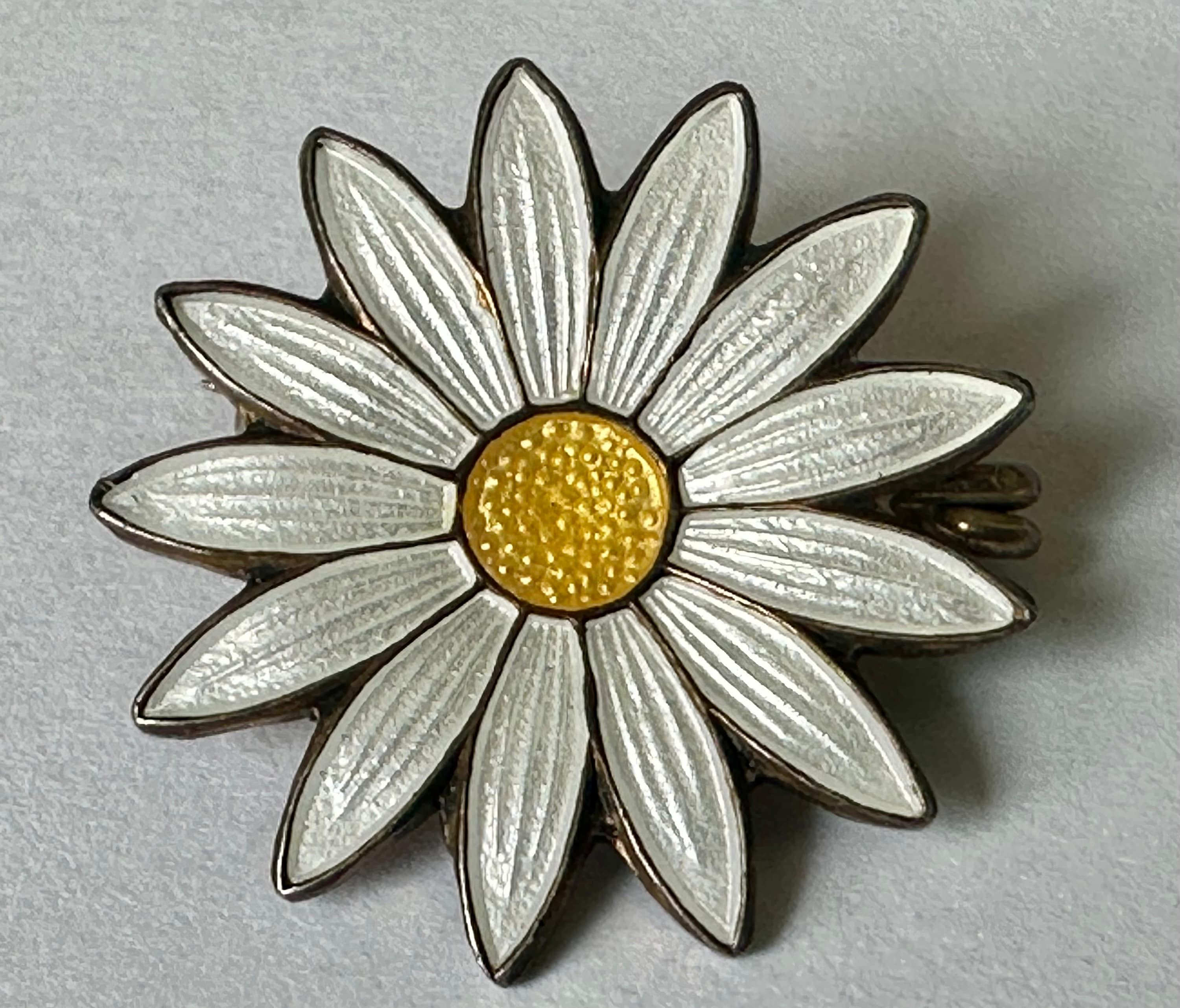 Vintage Aksel Holmsen Norwegian Guilloche Enamel Daisy Brooch - Etsy