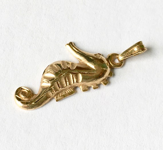 vintage 14k gold seahorse pendant - image 2