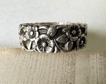 vintage Uncas sterling forget me not band, size 4.5-4.75