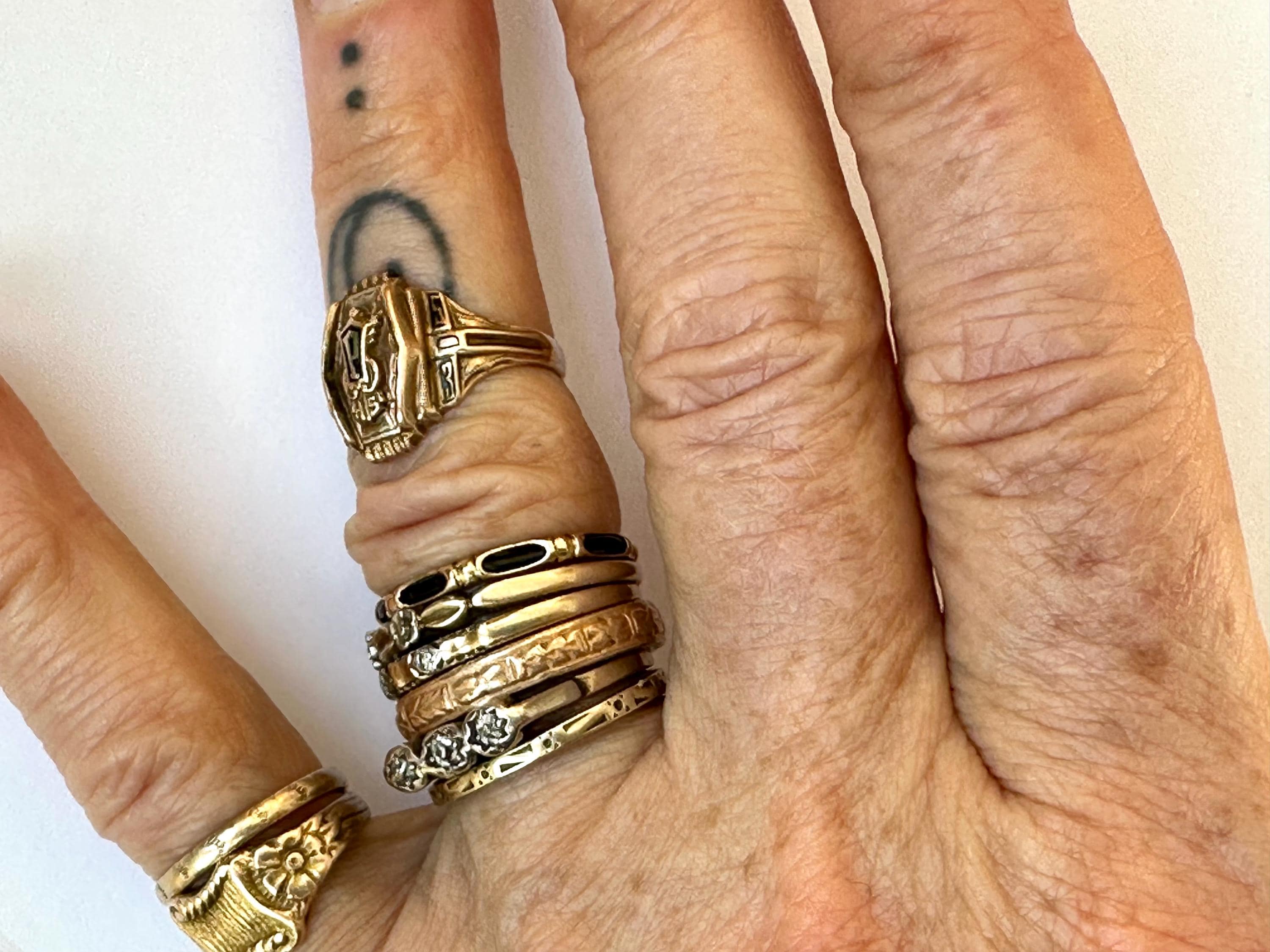 Vintage 1953 10k Gold Class Ring, Size 4 - Etsy