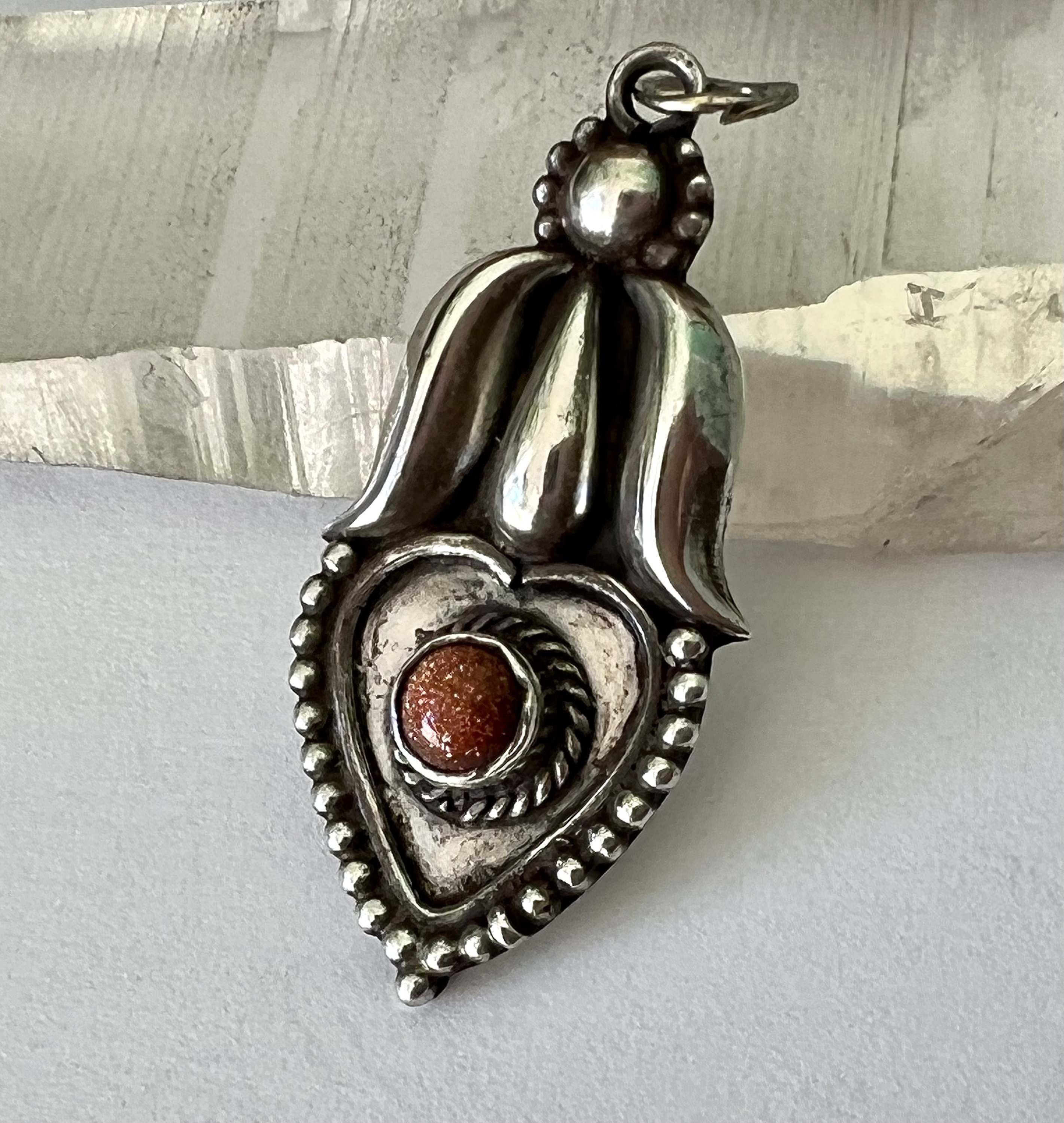 ネックレス・ペンダント [VINTAGE HOLLYWOOD] Heart Stone Pendant Vintage Sterling Silver Marquisette Heart With Red Stone