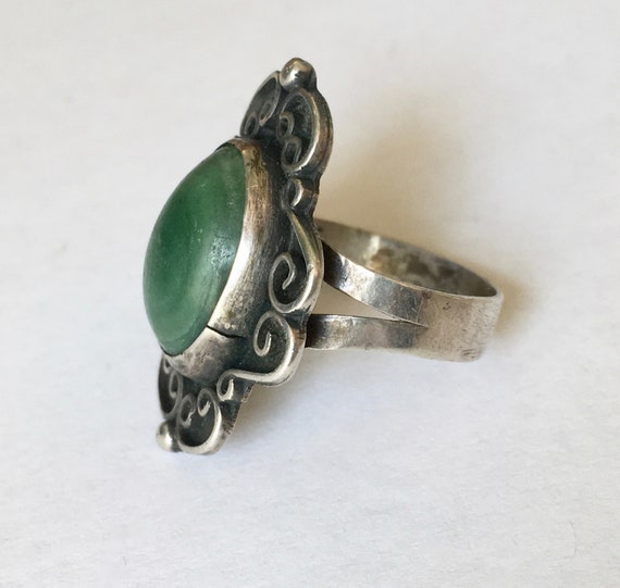 vintage Mexican sterling and green stone ring, si… - image 8