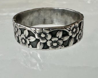 Vintage Sterling and Gold Manila Ring From the Philippines, Size