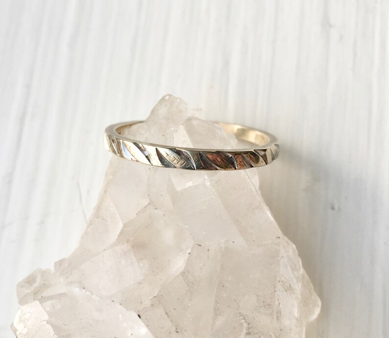 size 4.25 vintage 10k gold Winsome band