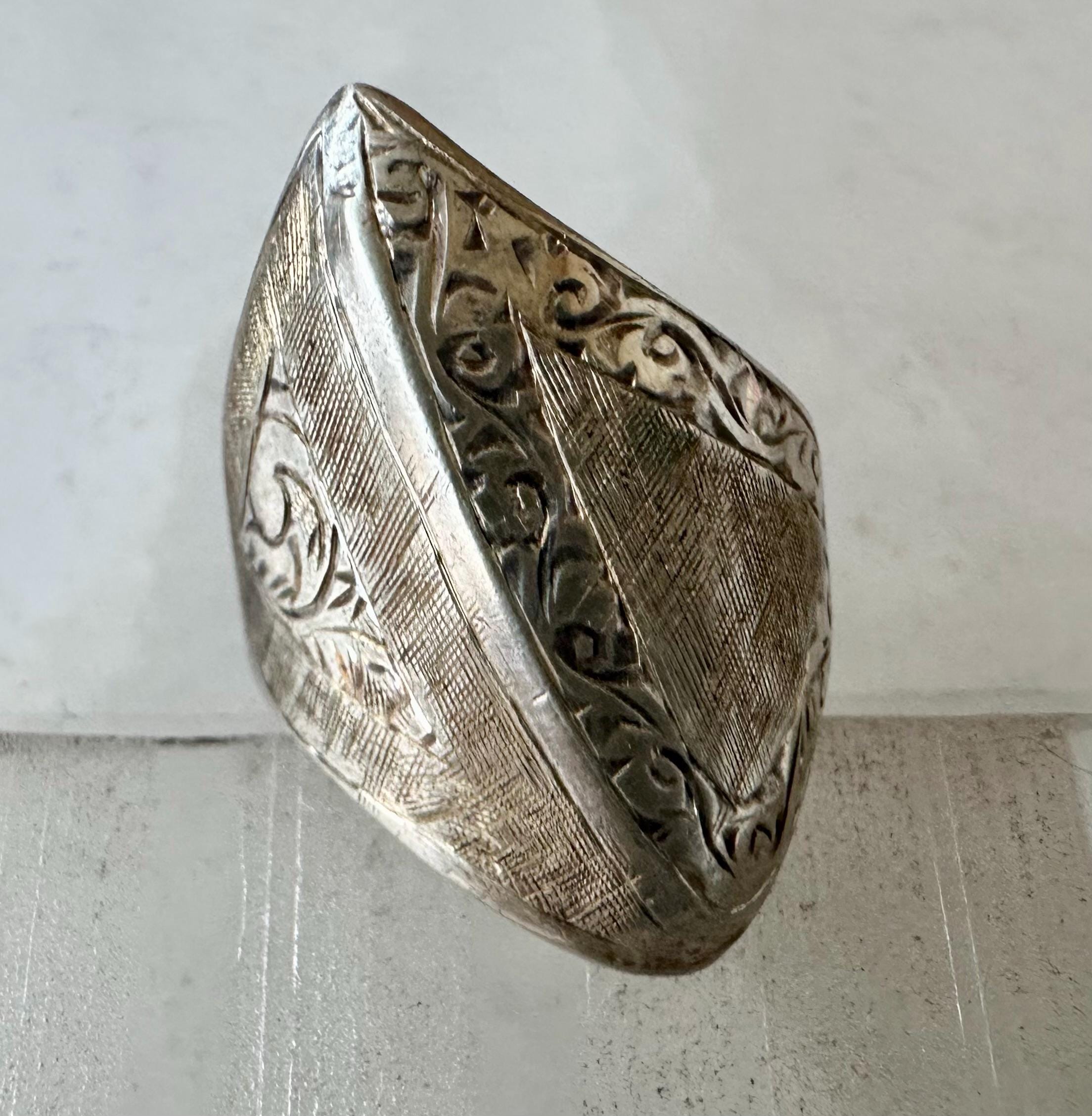 Siam Sterling Ring - Etsy
