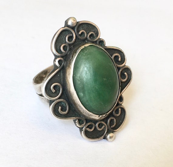 vintage Mexican sterling and green stone ring, si… - image 2