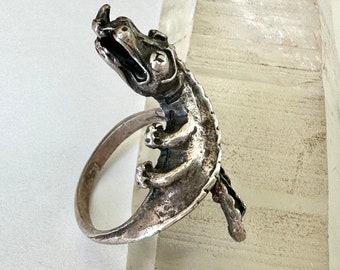 unique vintage sterling dragon ring, size 7- 7.25