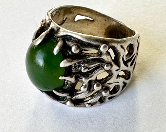 vintage deep green jade? and sterling brutalist ring, size 6-6.25