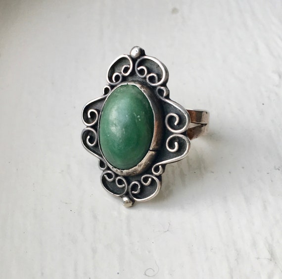 vintage Mexican sterling and green stone ring, si… - image 4