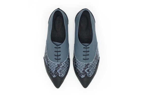 pointed toe oxford