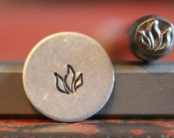 Sacred Heart Metal Design Stamp Beaducation Original Metal Design Stamps 11.5mm Flaming Fire Love Punch Stamping Tool for Hand Stamped DIY Jewelry Crafts