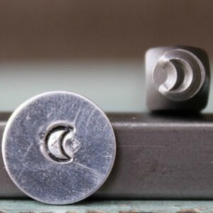 Stempel z metalu do tworzenia biżuterii w kształcie półksiężyca, 4 mm – zestaw do stemplowania, narzędzia, prasa, maszyna i materiały – SGCH-275