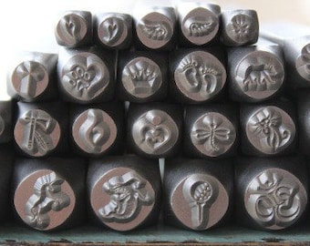 Brand New Supply Guy Metall Design Stempel - Wähle aus jedem der 24 aufgeführten Stempel - Größen von 3mm bis 9mm