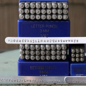 Conjunto de carimbo de letra do alfabeto de combinação de fonte de máquina de escrever 3MM - Conjunto de carimbo de metal - 3mm - Trabalho de design de metal e joias - SGE-3UL5N