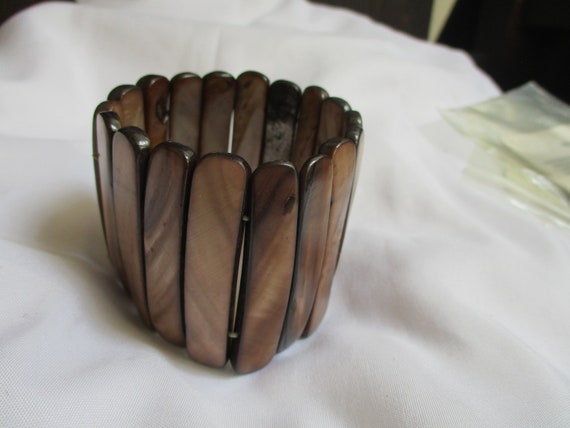 Wide Brown Shell Stretch Bracelet - image 2