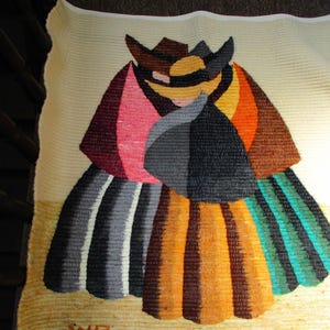 Tenture murale péruvienne tissée à la main, femmes péruviennes portant des chapeaux et une robe traditionnels, tissage de laine 34 pouces par 38 pouces