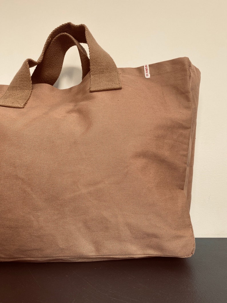 EXTRA LARGE BROWN BAG WITH SHORT HANDLES