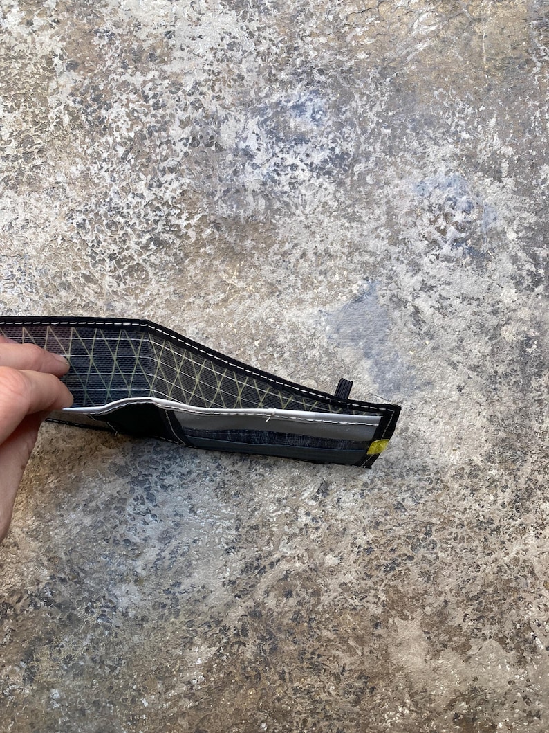 Cartera de fibra de carbono reciclada imagen 4