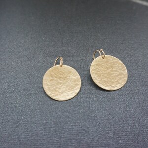 Hammered Disc Earrings, One inch Gold Dangles, Bridesmaid Gifts, Gold Filled Ear Wires, Metal Jewelry, Geometric earrings
