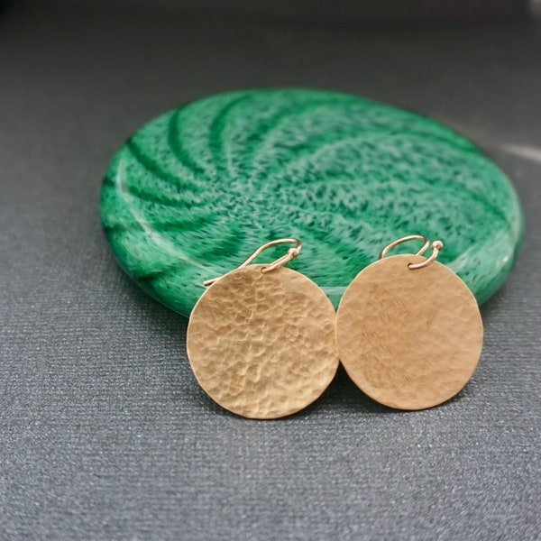 Gold  Disc earrings, 6/8 " Round, Hammered Metal Jewelry, simple gold earrings, handmade Jewelry, Gift for Wife, Brass Earrings