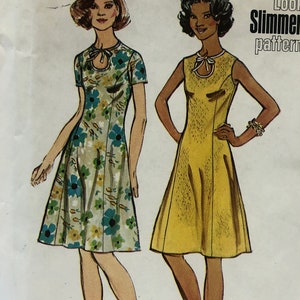 Uncut Vintage 1970&#39;s Simplicity 5678 Dress Pattern Size 10 Look Slimmer Pattern